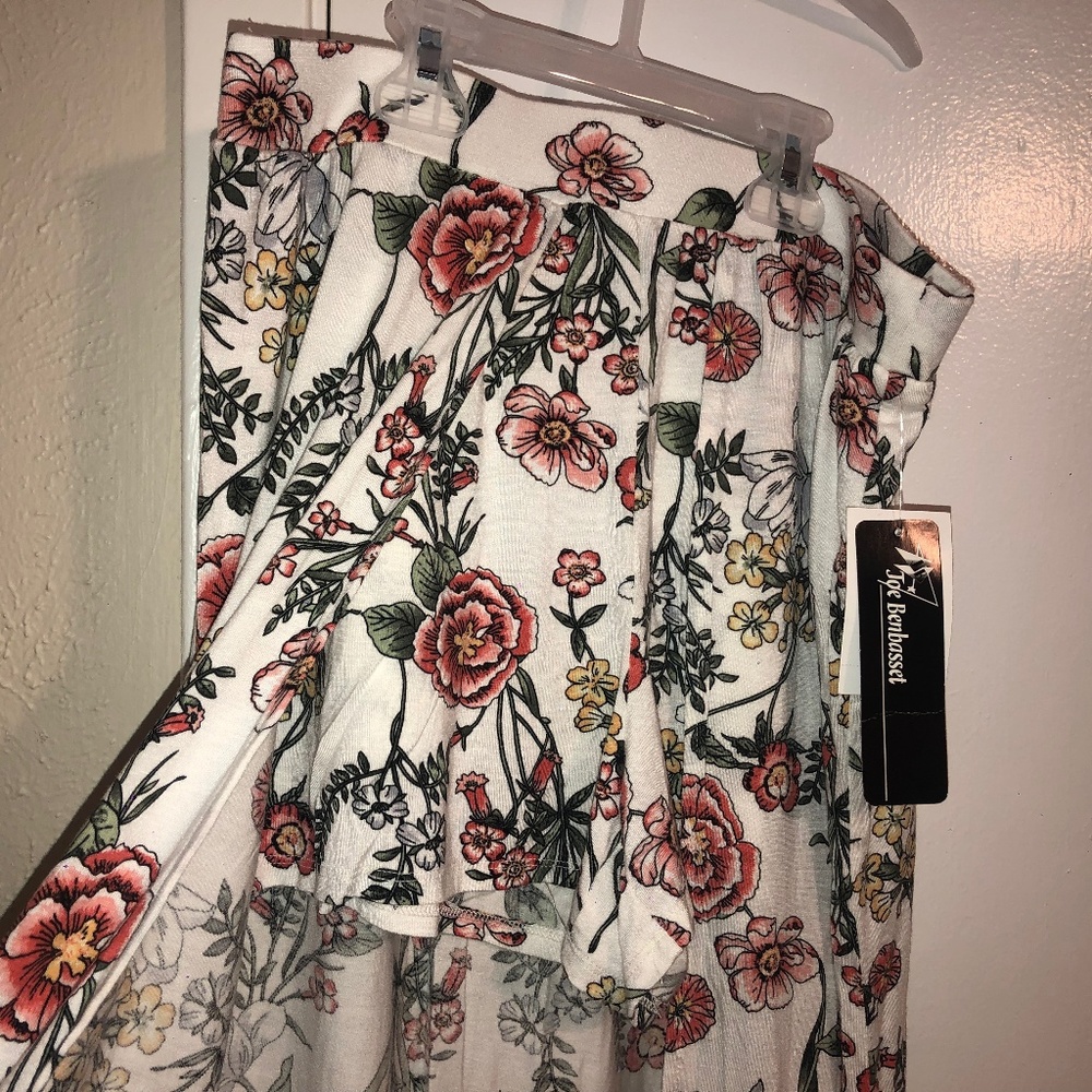 Short w/ attached skirt